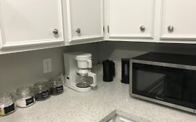 Modern Designer Townhouse 2Br Ideal For Long Stays!